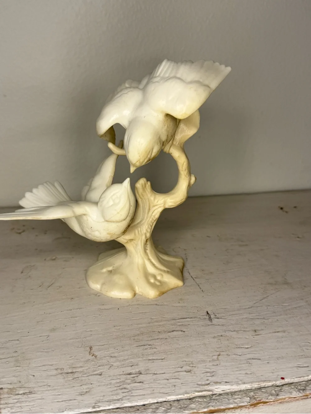 Vintage 1976 Wilton Plastic Wedding Cake Topper Kissing Birds, Love Birds Doves